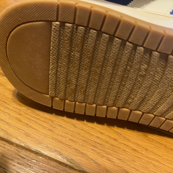 Madden Girl Women’s Navida Sneaker - Picture 5 of 11